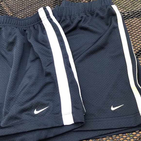 Nike shorts - Picture 4 of 8